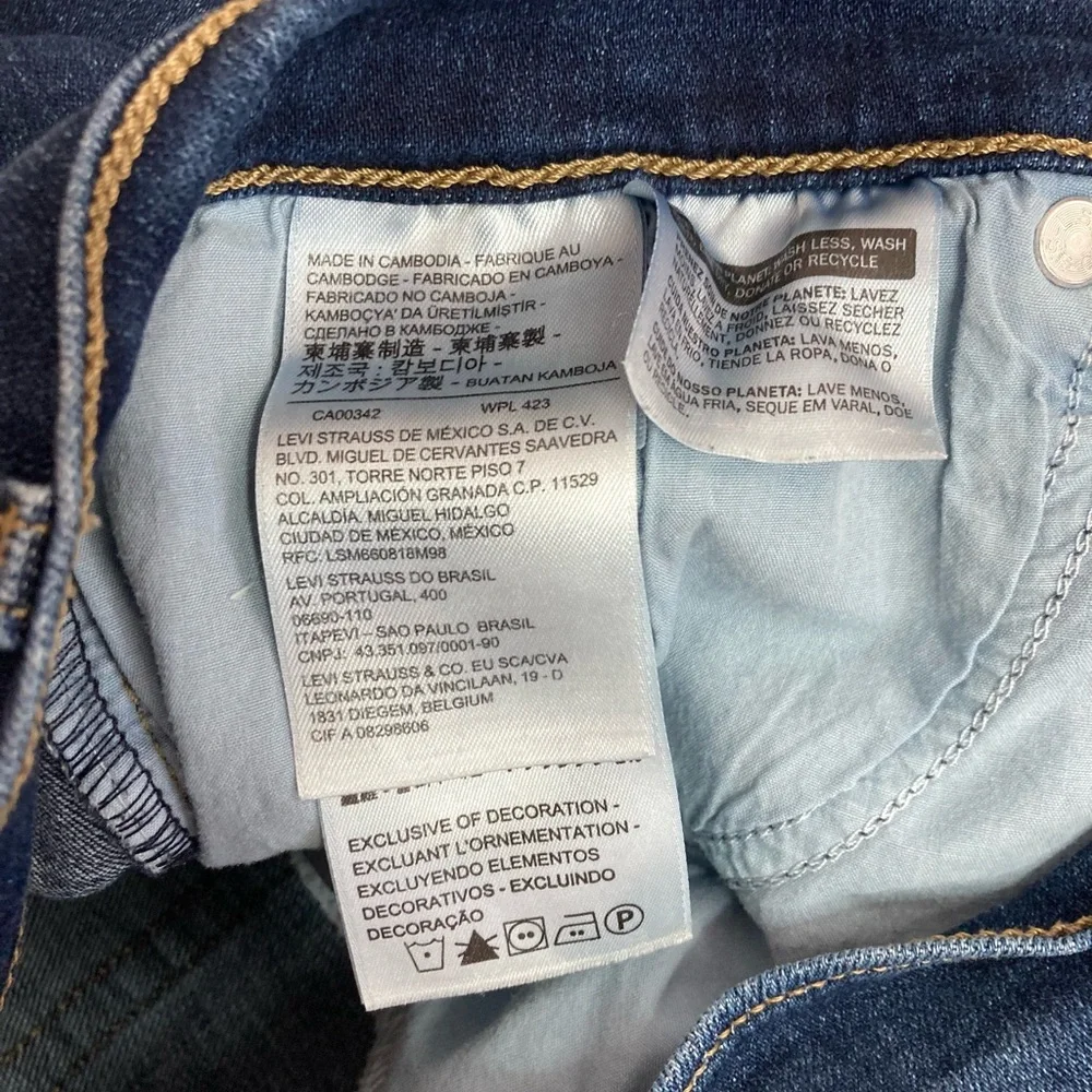 Levi’s High Rise  Shorts - Picture 7 of 8